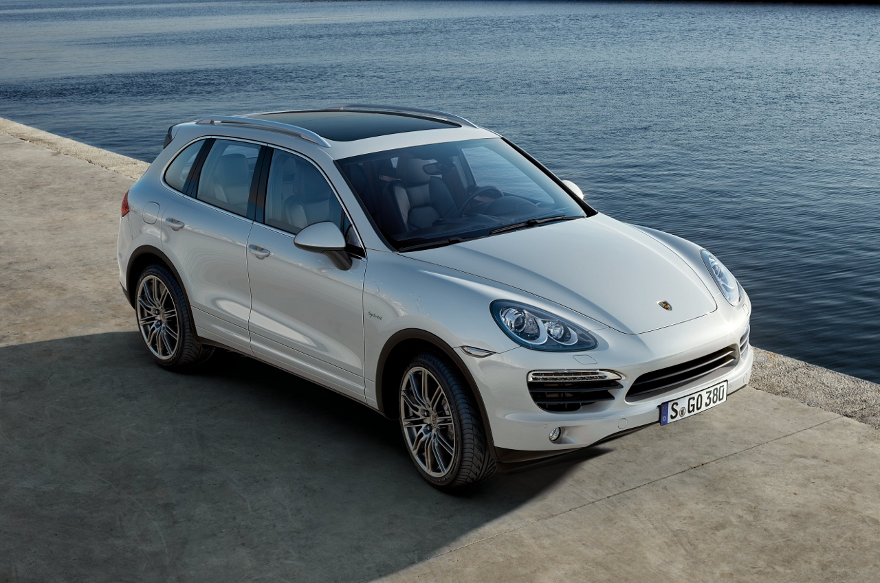 Porsche to Unveil First Production Hybrid, the all new Cayenne S Hybrid
