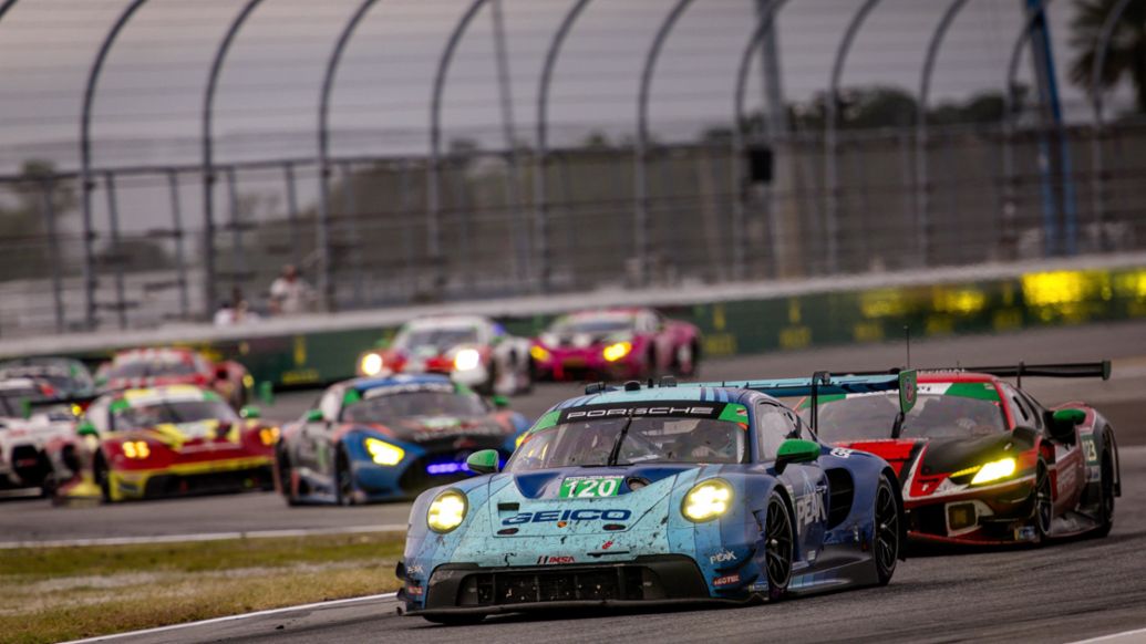 Porsche 911 GT3 R, Wright Motorsports (#120), Adam Adelson (USA), Elliott Skeer (USA), Jan Heylen (B), Frederic Makowiecki (F), IMSA WeatherTech SportsCar Championship, Race 1, Daytona, 2024, Porsche AG